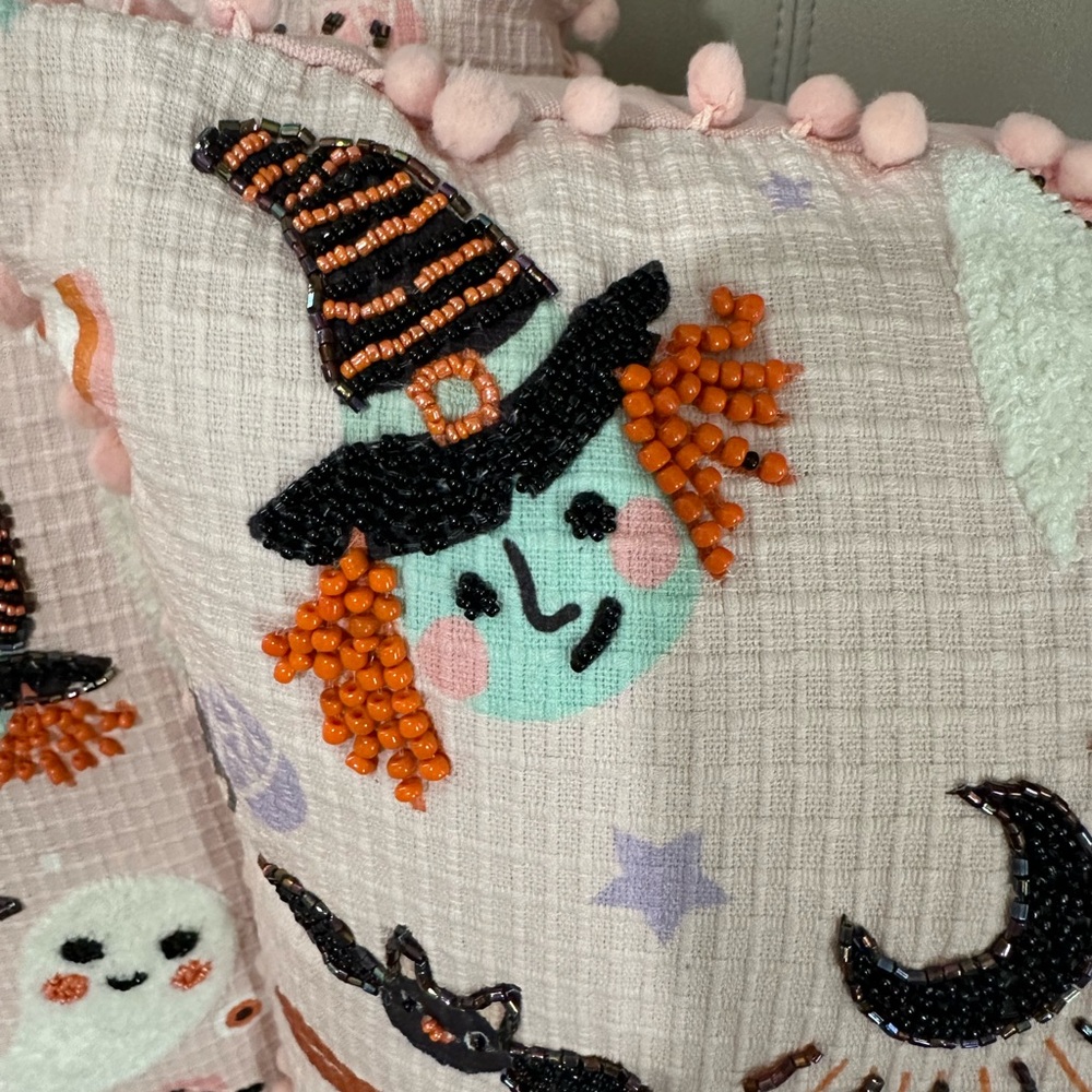Halloween Pillow Set - Picture 5 of 7